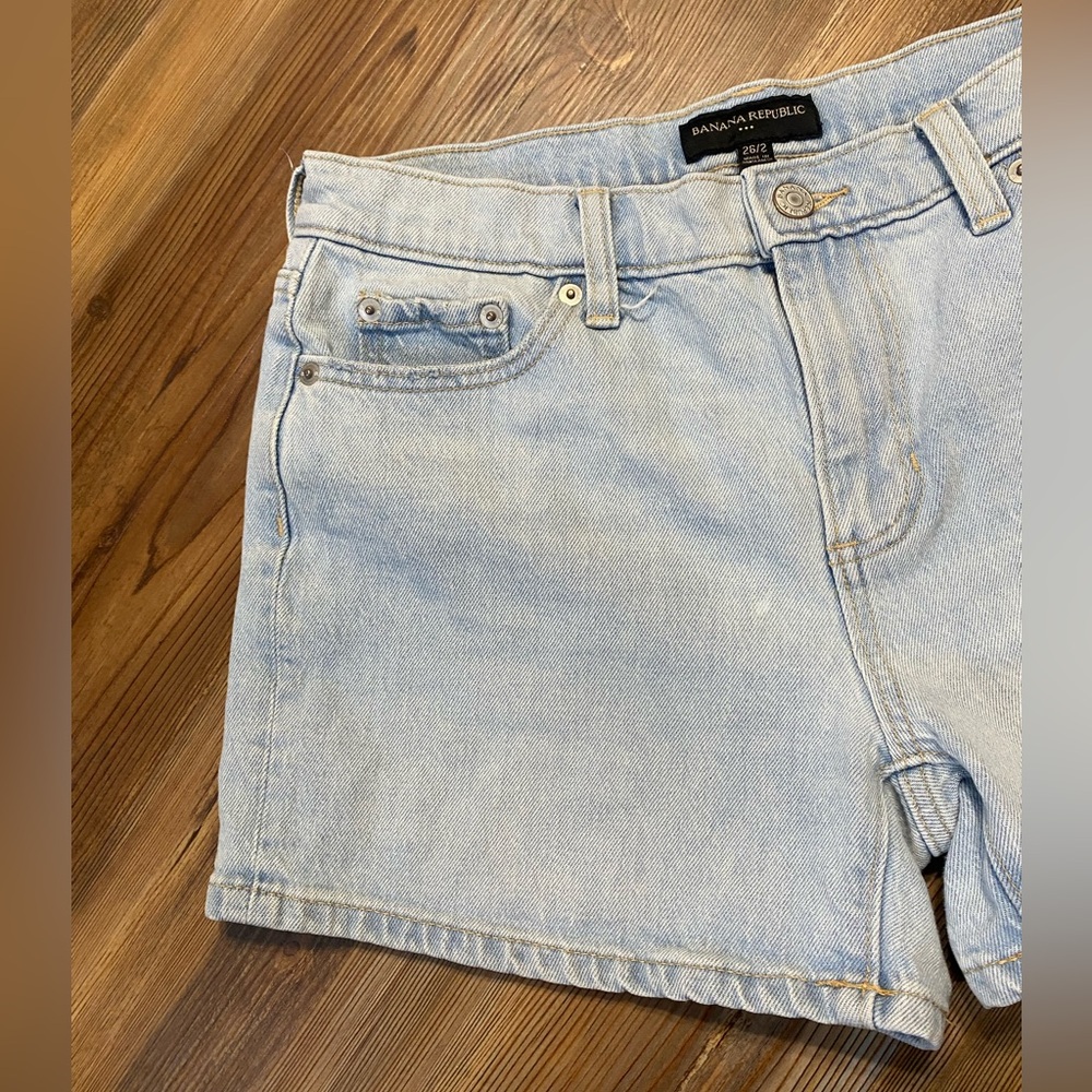 4/$16 Banana Republic Jean Shorts - Picture 5 of 10